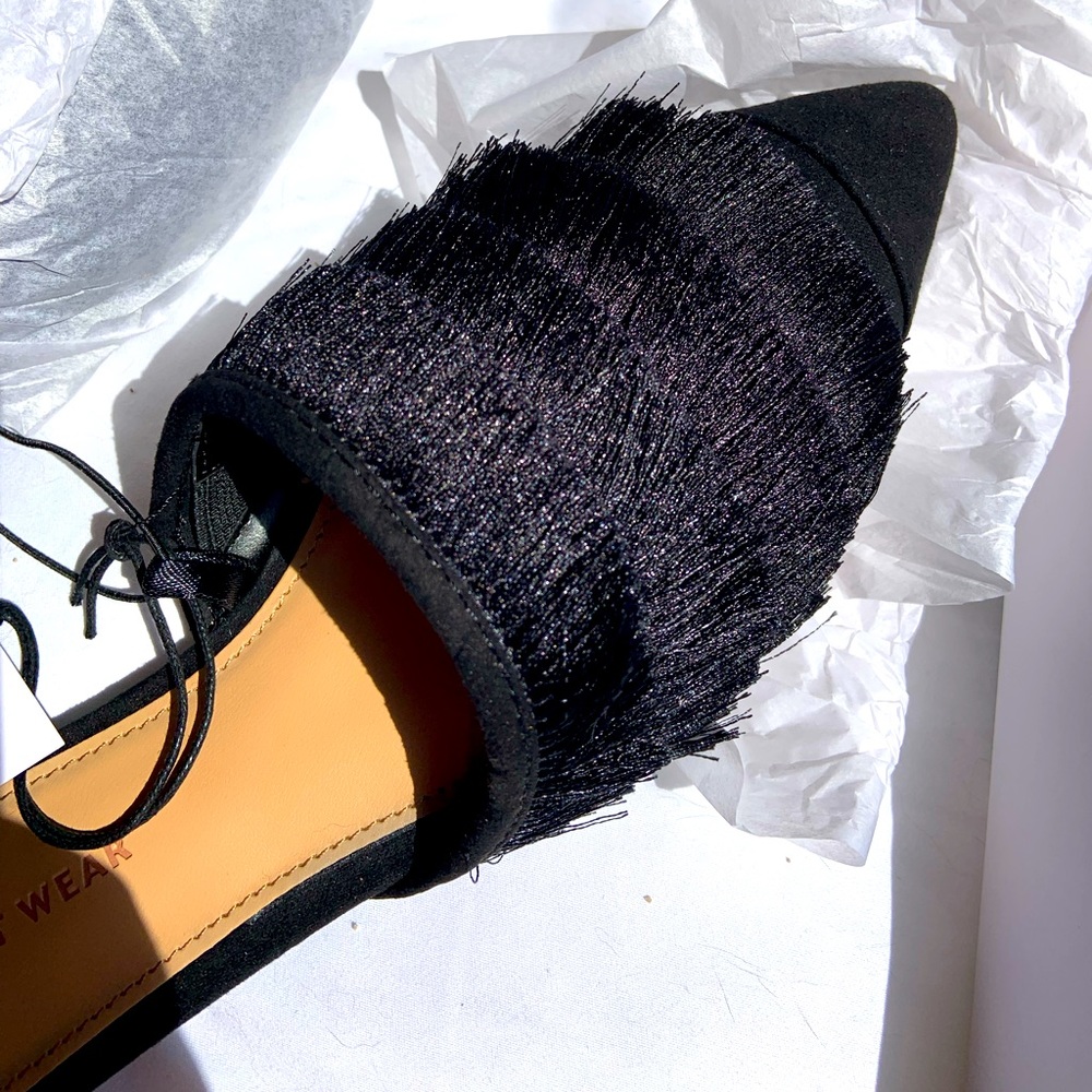 Cute fringe slides NWT